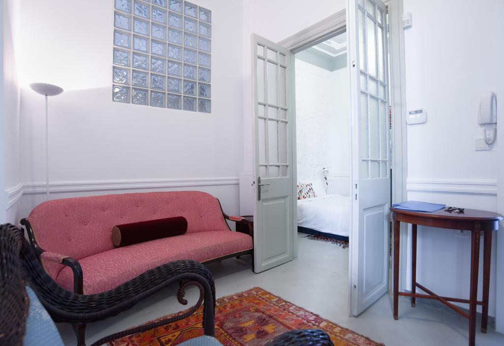 Neoclassical House At Metro Station Attiki Athene Buitenkant foto